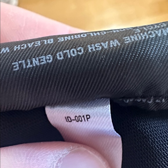 Uniqlo Elegant Black Women's Blouse - Size Small - Picture 5 of 6